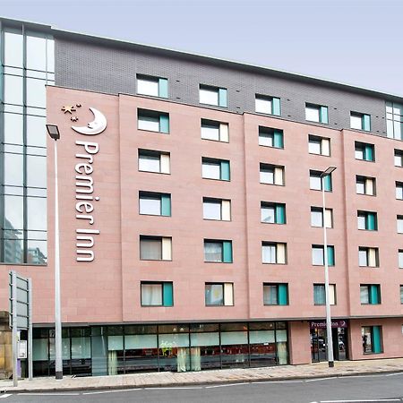 Premier Inn Manchester City Centre Exterior photo
