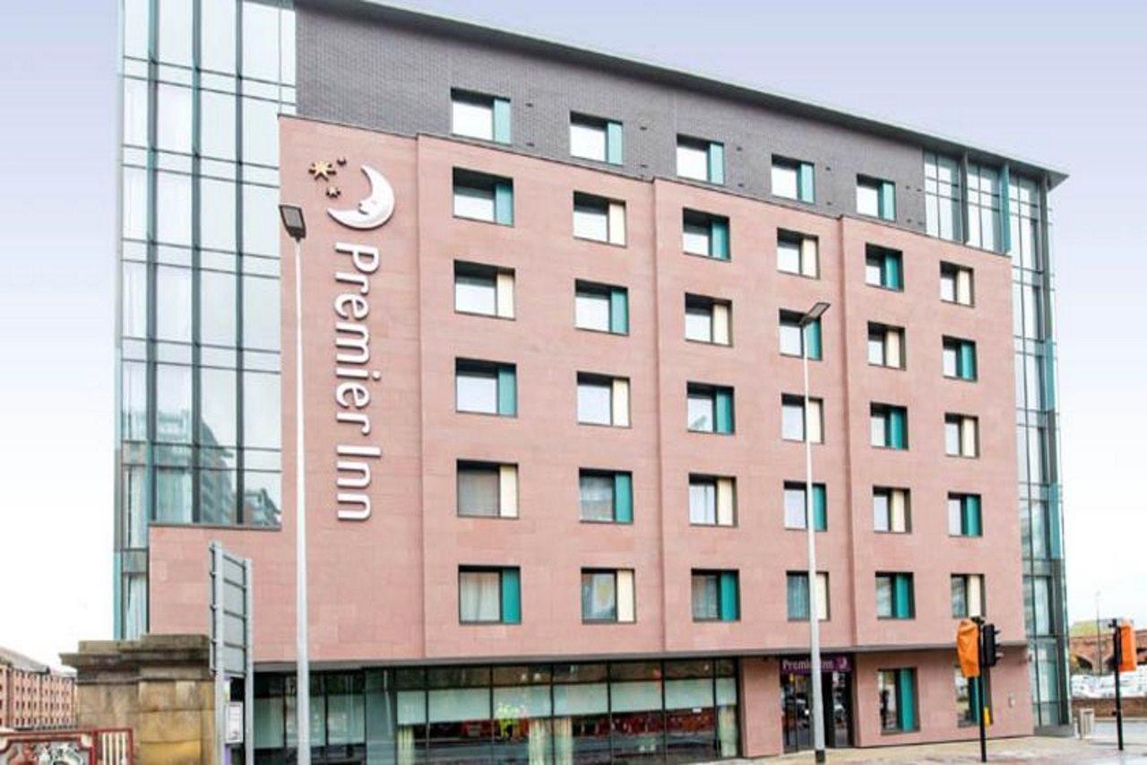 Premier Inn Manchester City Centre Exterior photo